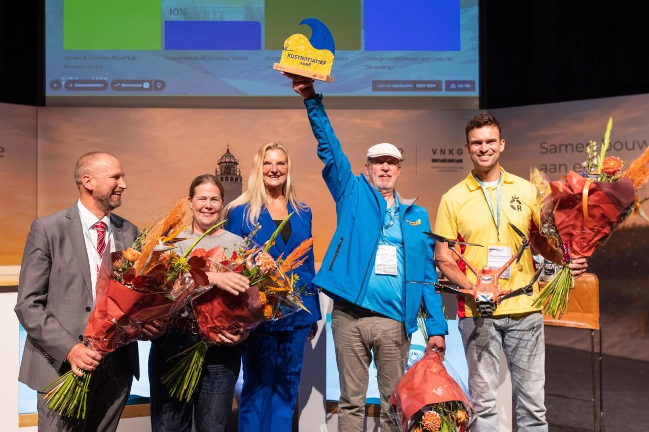Foto van de prijsuitreiking van Kustinitiatief van het jaar 2026